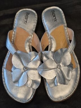Born Metallic Silver Leather Floral Slide Flip Flop Sandals